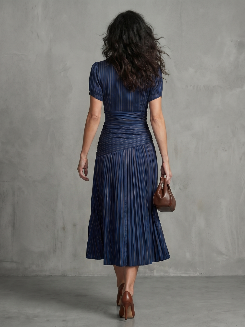 Theodora | Robe Midi Rayée avec Taille Plissée