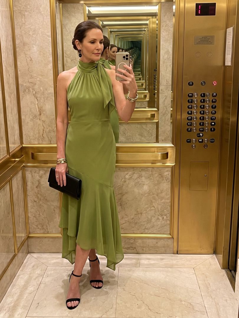 Winifred | Robe Midi Halter Drapée avec Ouverture Clé