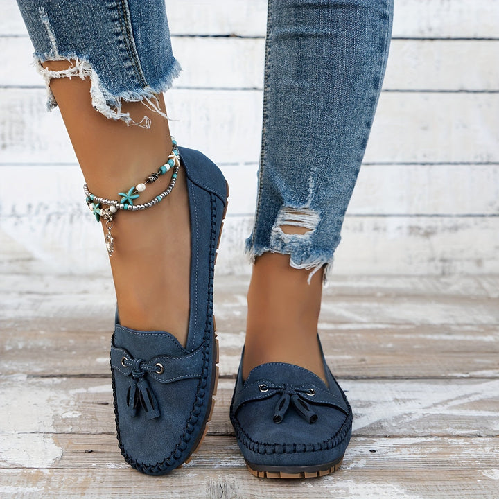 Nadine – Mocassins Classiques avec Détail de Pompon