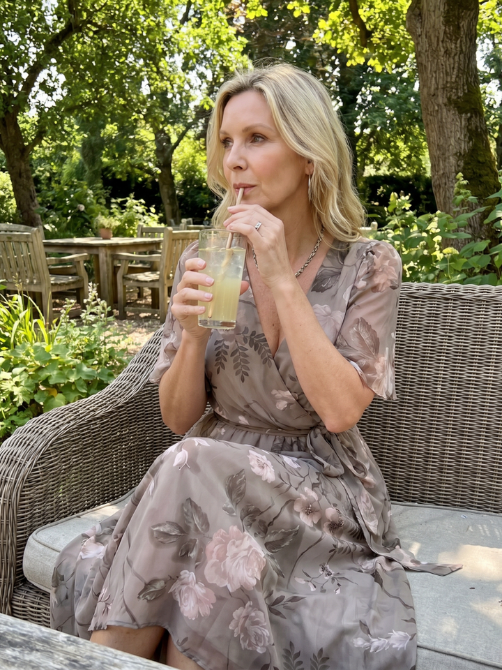 Mirabel | Robe midi à manches volantées et taille froncée avec imprimé floral
